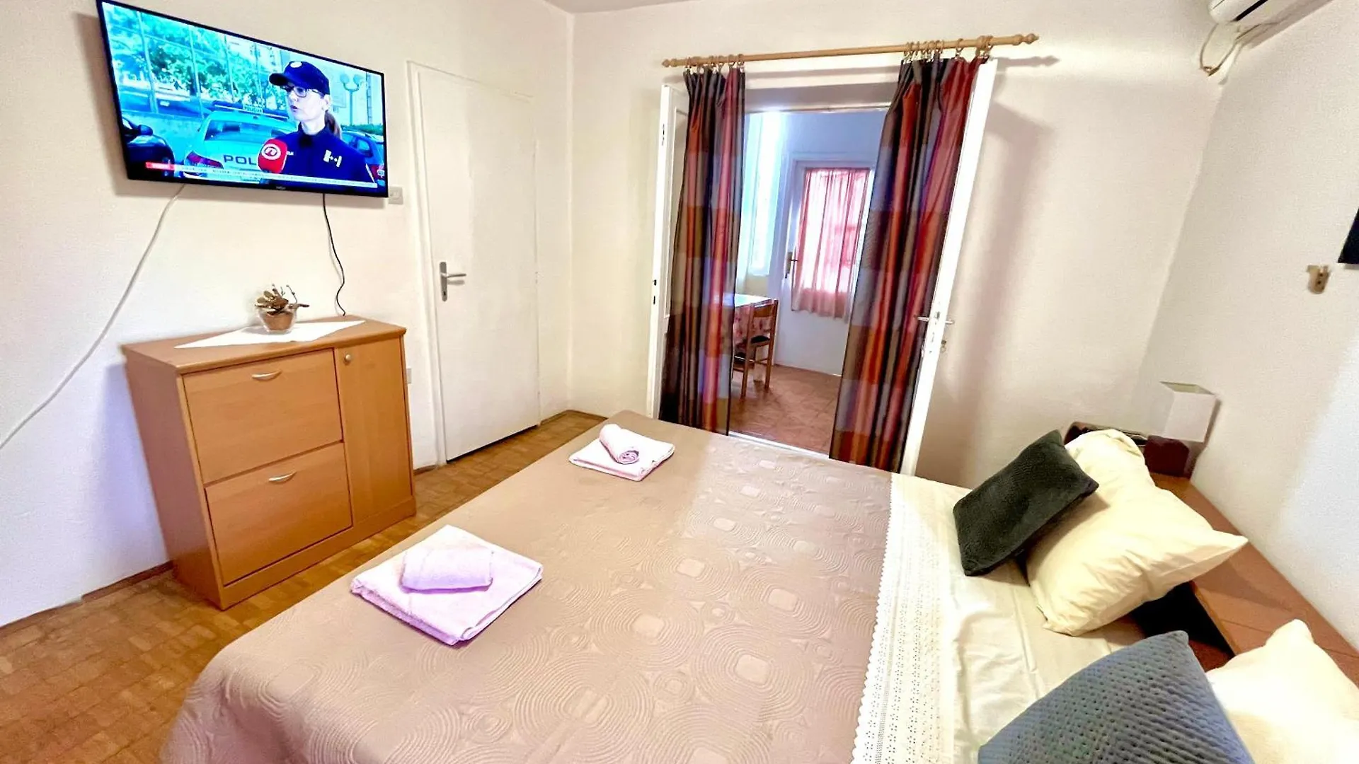 Happy Apartments In The Centre Of Kukljica - Ugljan Island Croatia